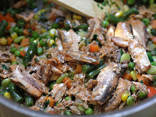 arroz con sardinas