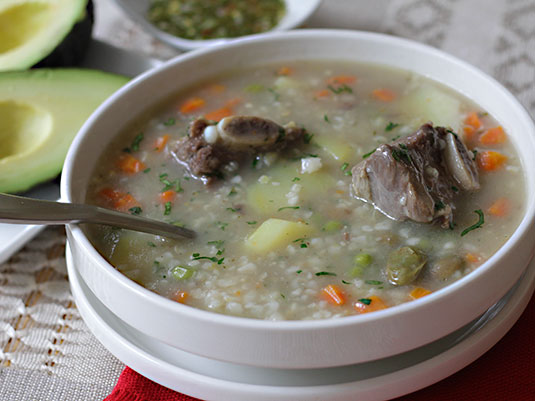 Tradicional, rica y nutritiva sopa colombiana. Para prepararla solo hay que seguir el paso a paso!