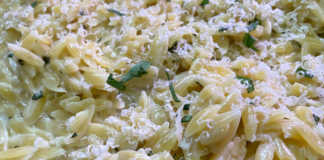 Orzo con Queso Parmesano y Albahaca